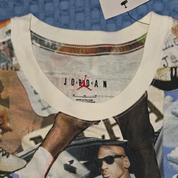 Air Jordan Essential Shirt Men Size Medium New With Tags - Picture 3 of 3